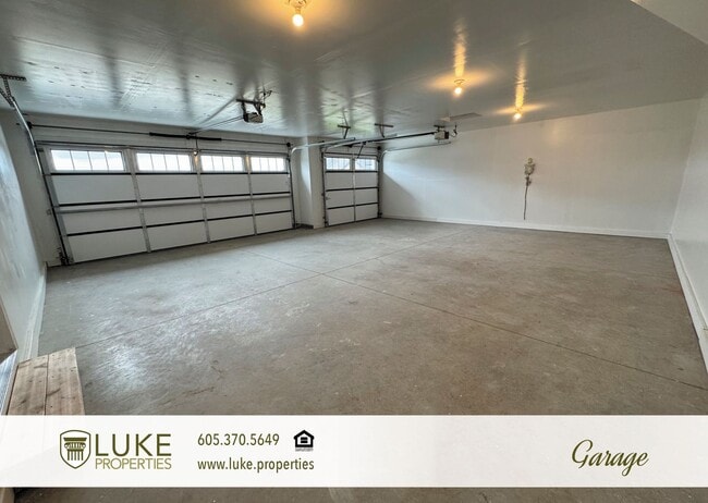 Building Photo - 2900 S Copper Creek Ave