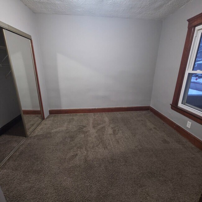 Building Photo - 2064 Halstead Ave