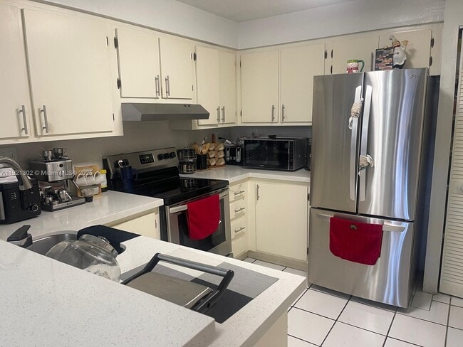 Building Photo - 8400 SW 154th Cir Ct