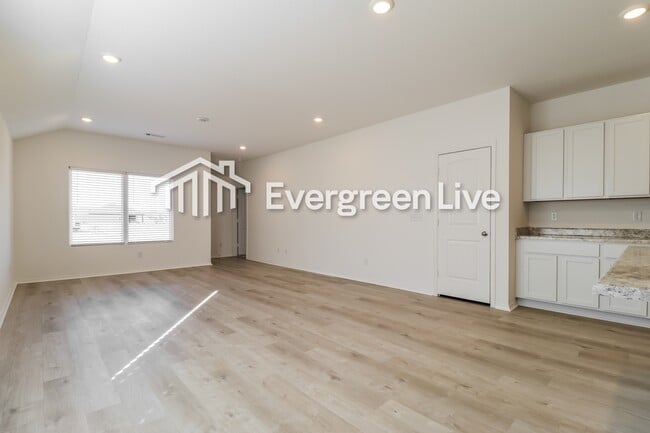 Building Photo - 190 Sarah Alyse Ln