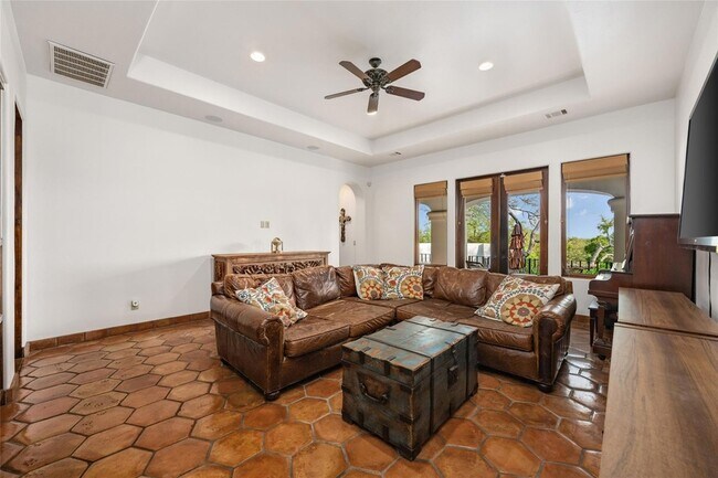 Building Photo - 18033 Glenville Cove