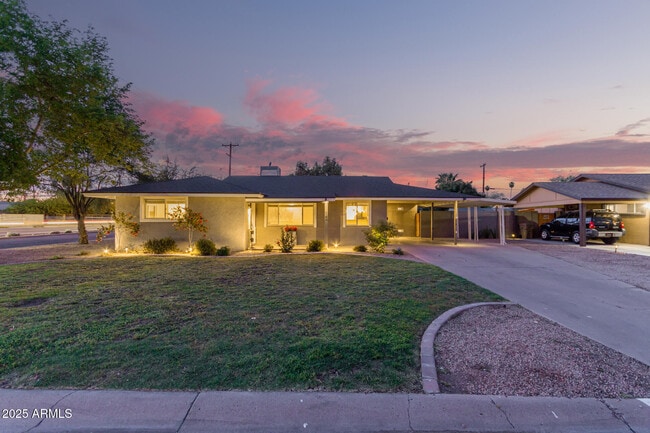 Primary Photo - 1422 W Orange Dr