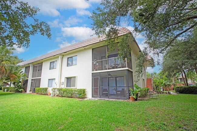 Building Photo - 405 Lakeview Dr