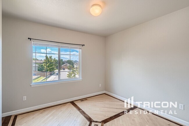 Building Photo - 10242 S Kelliwood Way