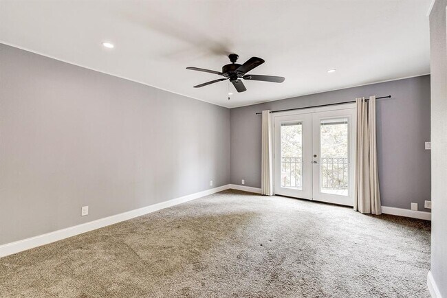 Building Photo - 6306 Riverview Way