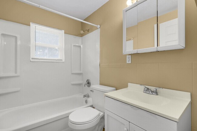 Building Photo - 2 Bedroom Affordable Housing Apartment