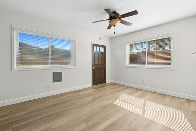 Building Photo - Private Guest House in Eastside Costa Mesa