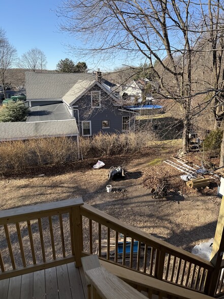 Building Photo - 298 Main St