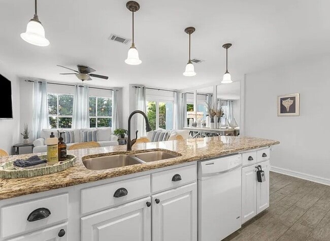 Building Photo - 485 Gulf Shore Dr