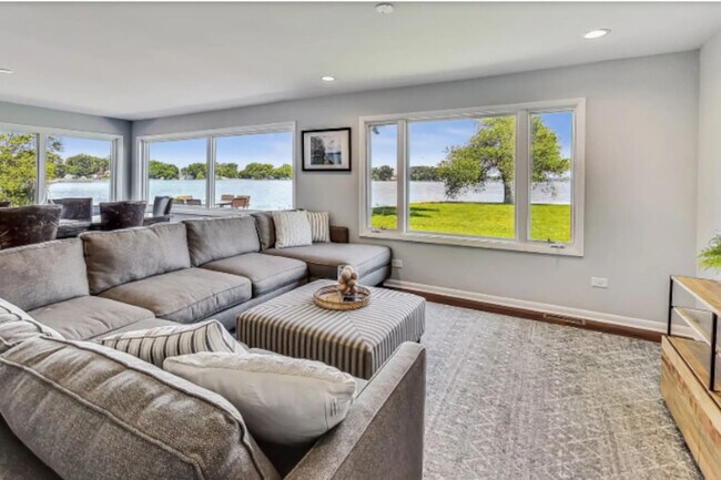 Building Photo - 36856 N Hickory Ct