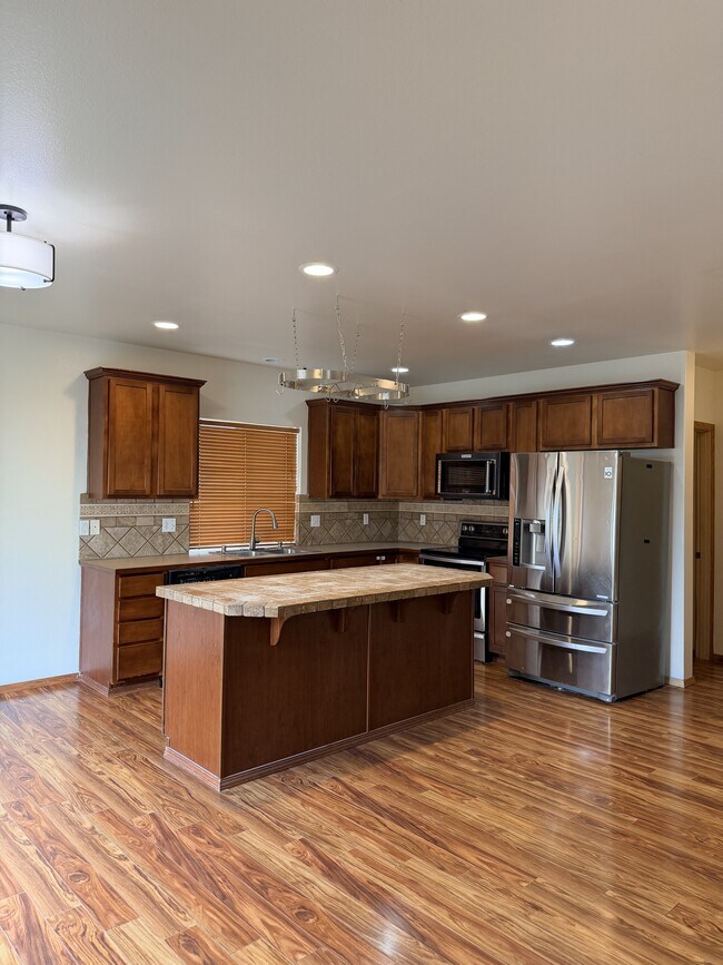 Building Photo - 7611 197th St Ct E