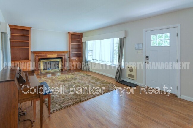 Building Photo - 4890 College Dr E