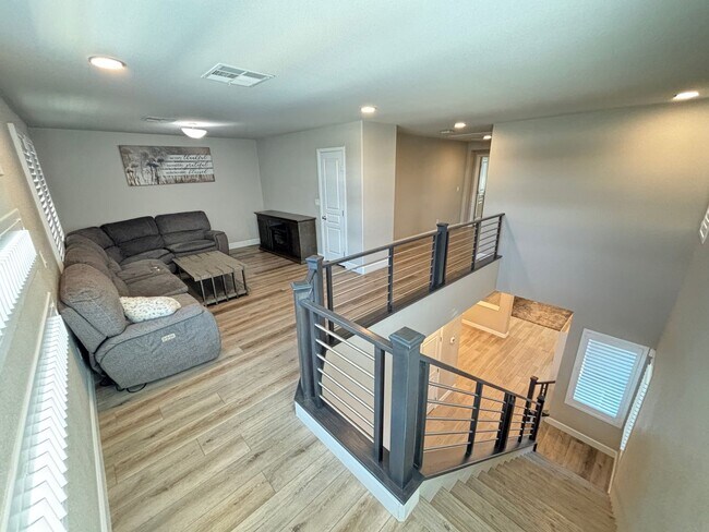 Building Photo - Contemporary 4Bed/3Bath/3 Car/+ Loft -residence located in the Silverado Ranch area