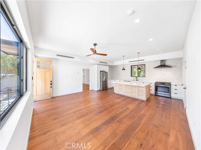 Building Photo - 7503 Hesperia Ave