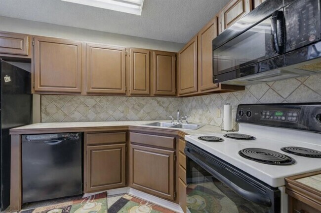 Building Photo - 2409 Leon St