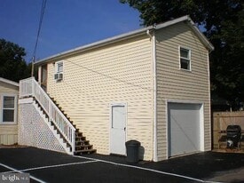 Building Photo - 102 Lights Addition Dr