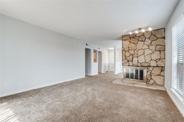 Building Photo - 8560 Park Ln