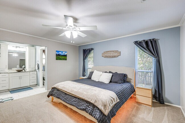 Building Photo - 8411 Brixton