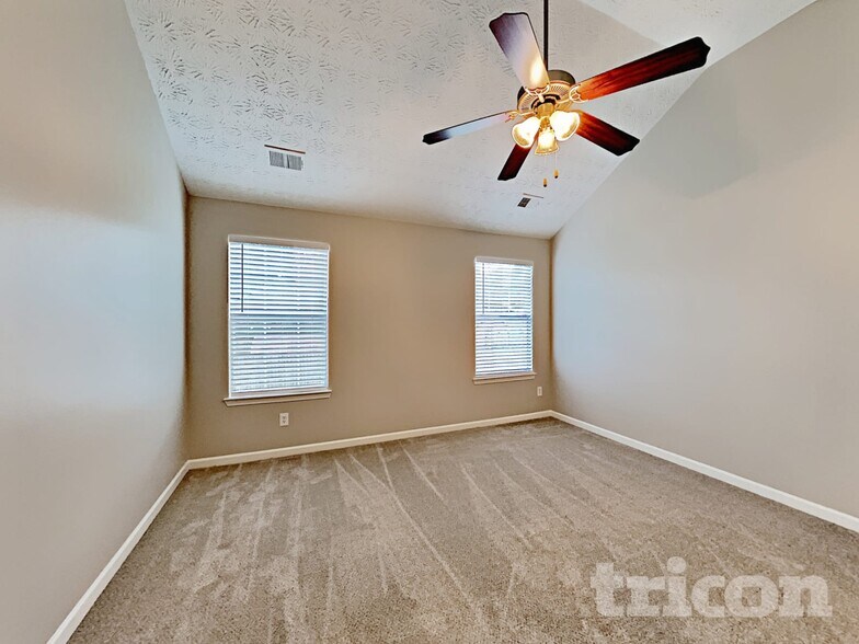 Building Photo - 7637 Garnet Dr