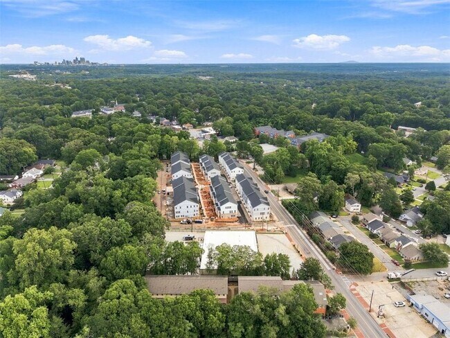 Building Photo - 3371 Dogwood Dr