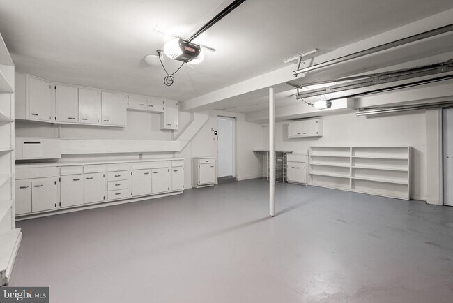 Building Photo - 1 Orchard Way S