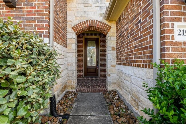 Building Photo - 21911 Avalon Queen Dr