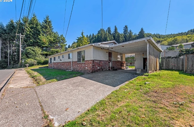 Building Photo - 2460-2462 Bowman, Reedsport, OR, 97467