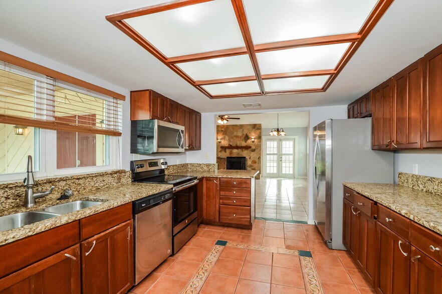 Building Photo - 8612 Villa Nova St