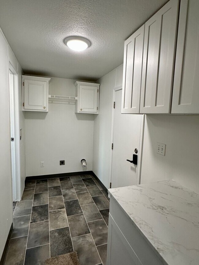 Building Photo - 2993 Co Rd XX