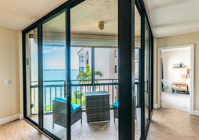 Building Photo - 5541 Del Sol Blvd