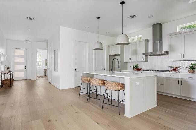 Primary Photo - 1809 Pasadena Dr