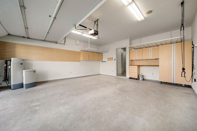 Building Photo - 6115 Hamman St