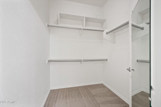 Building Photo - 7027 N Scottsdale Rd