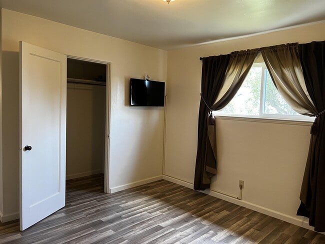 Building Photo - 1120 Austin Way