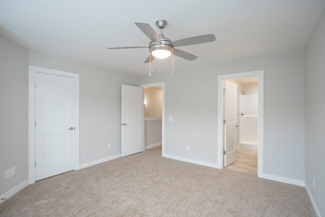 Building Photo - Lovely Townhome in Antioch!