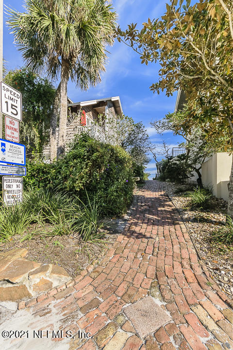 Building Photo - 1047 Hibiscus St