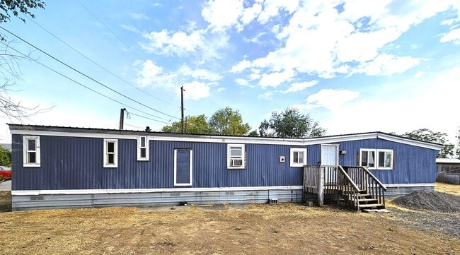 Building Photo - 4179 Airway Dr NE