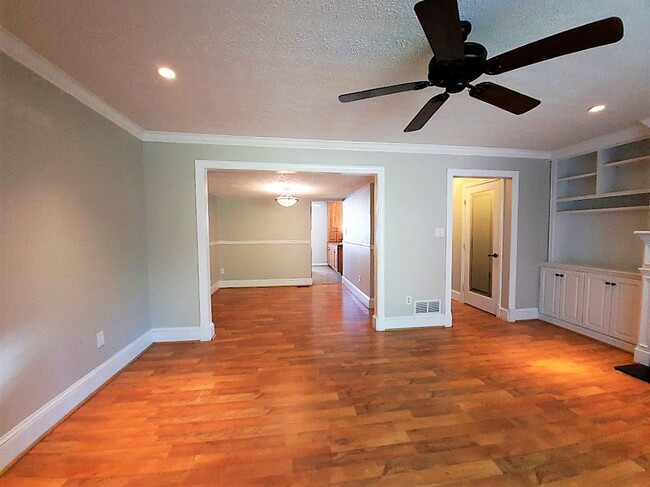 Building Photo - Lovely 3BR/3.5BA Townhouse in Timber Run V...