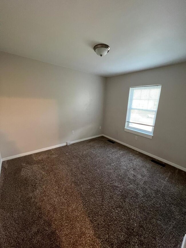 Building Photo - 607 English Creek Ct