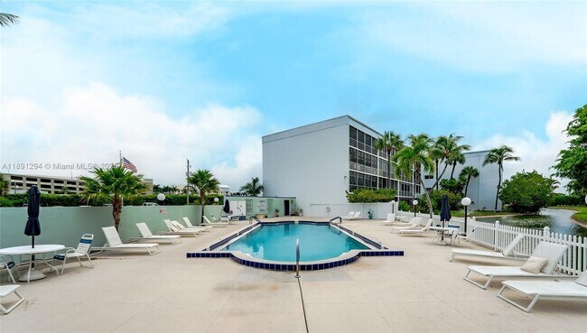 Building Photo - 400 Waterway Dr S