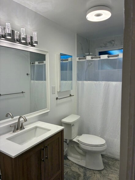 Building Photo - 79 Tiffany Ave