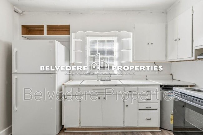 Building Photo - 1208 Valley View St