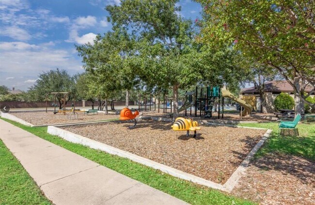Building Photo - 305 Olmos Dr