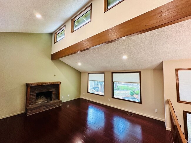 Building Photo - 9307 NE 83rd Ave