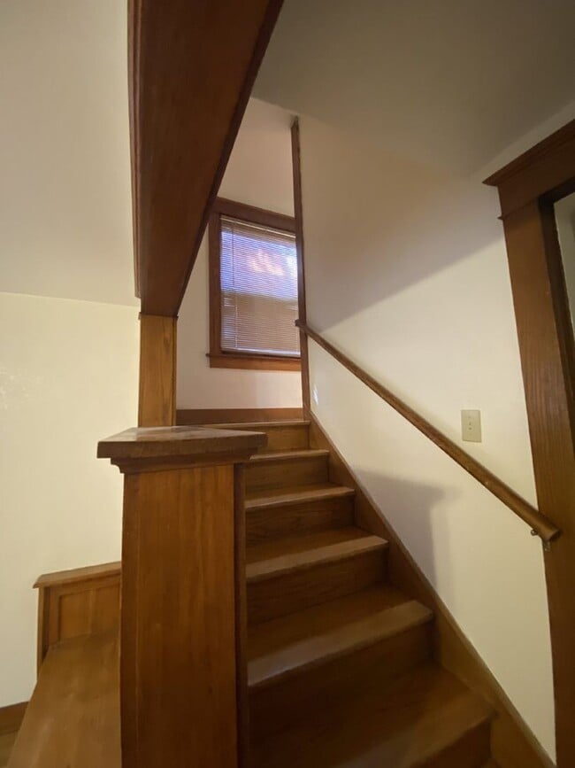 Building Photo - 908 SW 12th St
