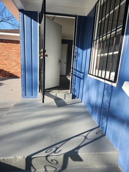 Building Photo - 3580 Gowan Dr