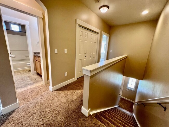 Building Photo - Townhome at Enclave for Rent in Rifle