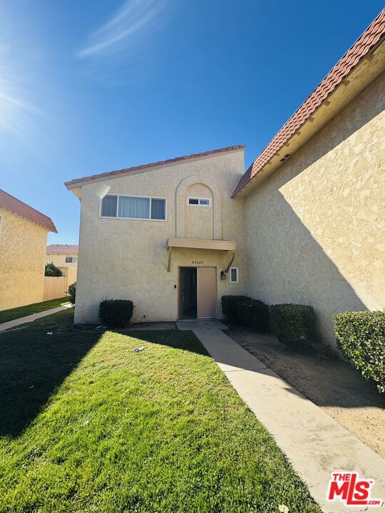 Building Photo - 43609 Stanridge Ave