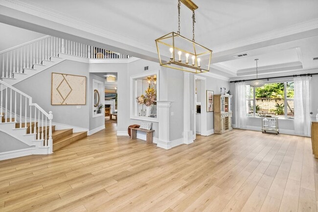 Building Photo - 15 Saratoga