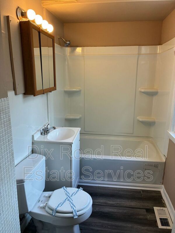 Building Photo - 702 Baltimore St